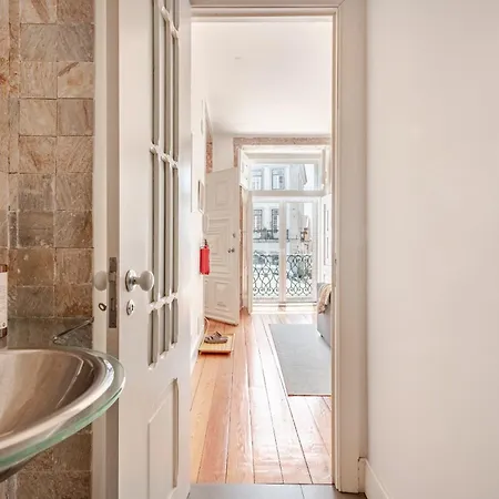 Wonderful At Jardim Do Tabaco 50904 Al Lissabon