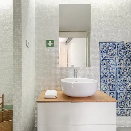 Jardim Do Tabaco - Spacious And Full Of Light 1 Bdr